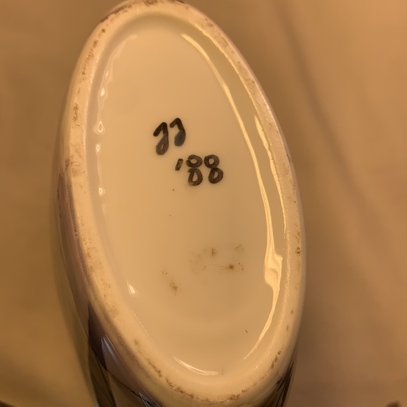 Vintage Hand Made 1988 vase - Picture 9 of 16